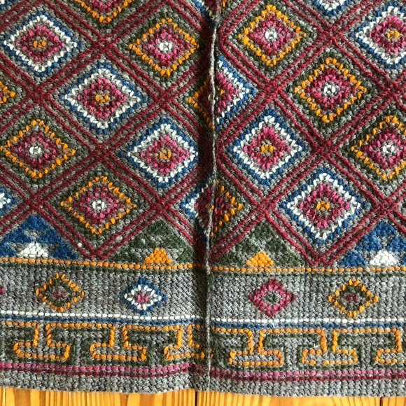 Vintage Hand-Embroidered Rug - Picture 7 of 7